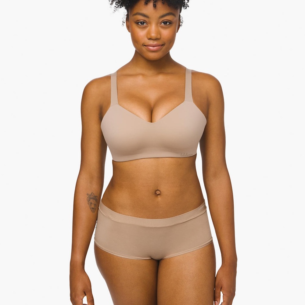 NEW!!! LULULEMON HOLDTRUE BRA 34D